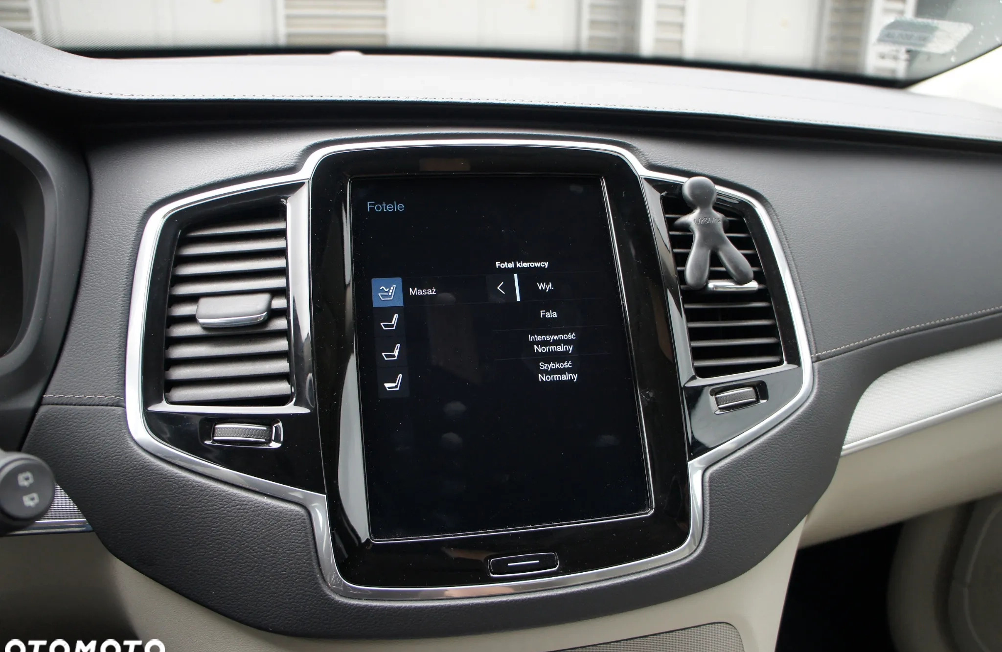 Volvo XC 90 cena 159900 przebieg: 180000, rok produkcji 2019 z Ząbki małe 379